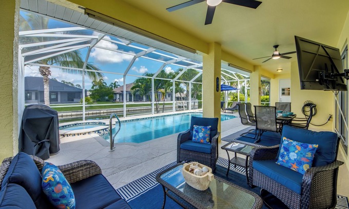 Pelican Villa | Capacious 4 BR/3 bath waterfront Villa with heated pool, spa, kayaks and bikes