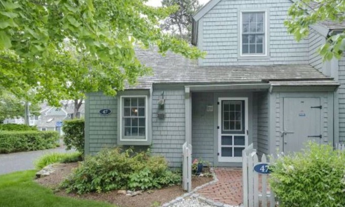 Mashpee Cottage | Cape Cod Cottage steps from Private Beach