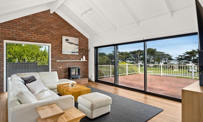San Remo House | Cape View San Remo