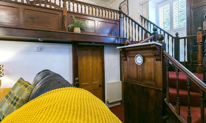 Llanystumdwy Cottage | Capel Bach - a near a pub that sleeps 6 guests in 3 bedrooms