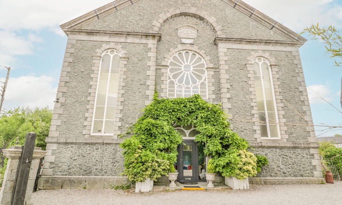 Llanrug Cottage | CAPEL MAWR, pet friendly, luxury holiday cottage in Llanrug