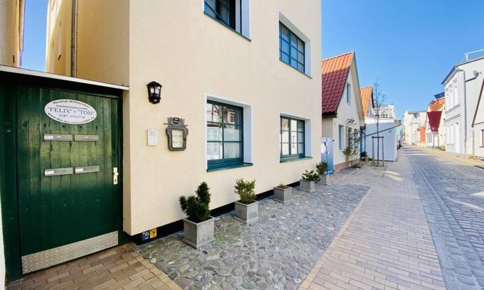 Warnemuende Apartment | Capitaenshaus Froehlich, Tom