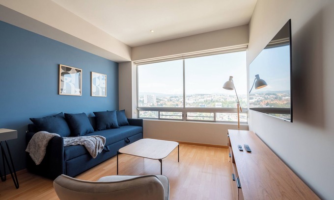 El Yaqui Condo | Capitalia - Luxurious Urban Retreat
