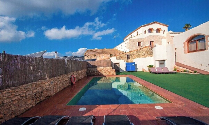 La Bisbal del Penedes Villa | Captivating Villa in the Vineyards close to Sitges