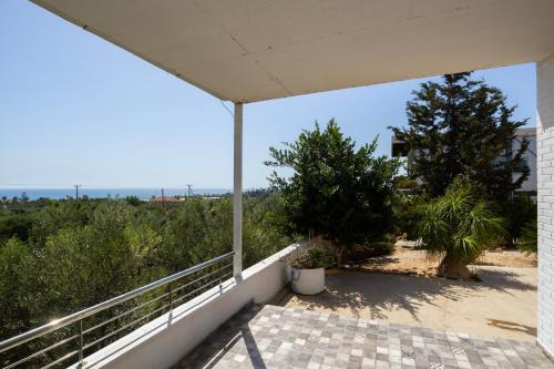 Agios Theodoros House | Captivating 2-Bed House