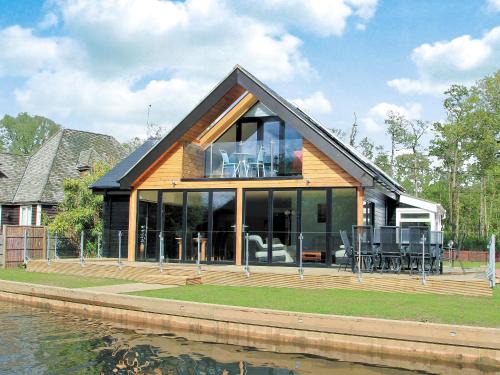 Wroxham House | Caracol - Cccf