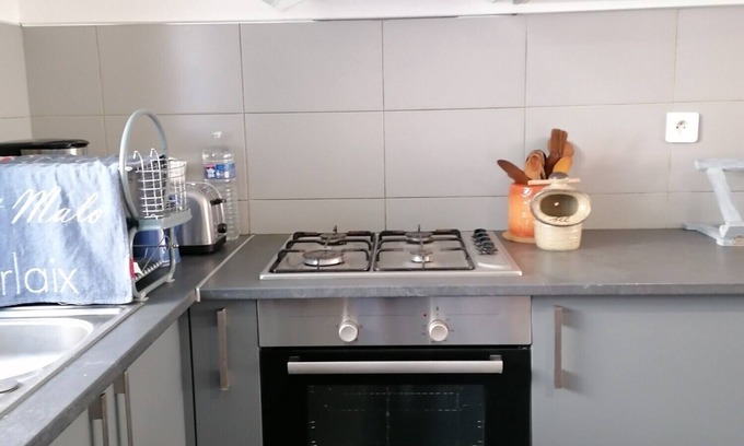 Henvic Apartment | CARANTEC Loc quiet house 5 minutes sea, near beaches water sports fishing