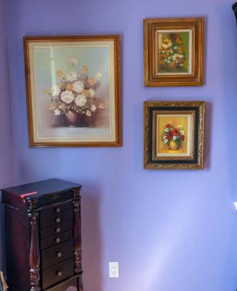 Cornwall House | Cardinal Inn Romantic Room