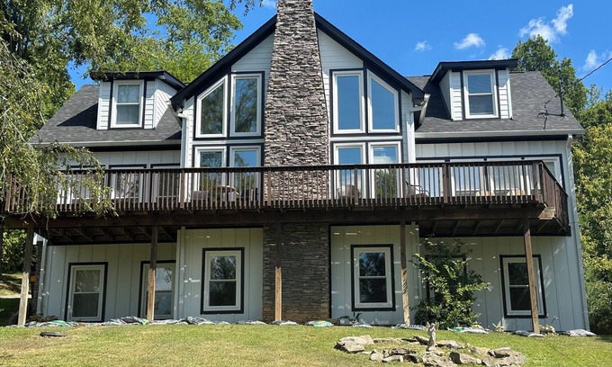 Kedron House | Cardinal's Nest - Secluded 9+ Acres, 3,000+ sq. ft., firepit in Columbia, TN