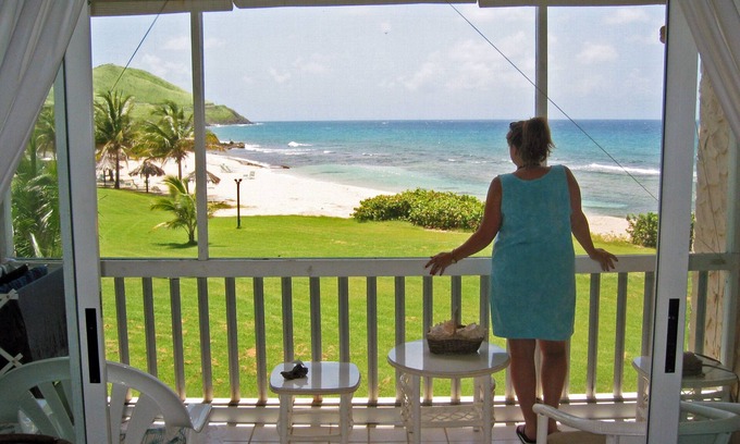 Estate Salt River Condo | Caribbean Breeze - Beachfront Condo at the Spectacular Gentle Winds Resort