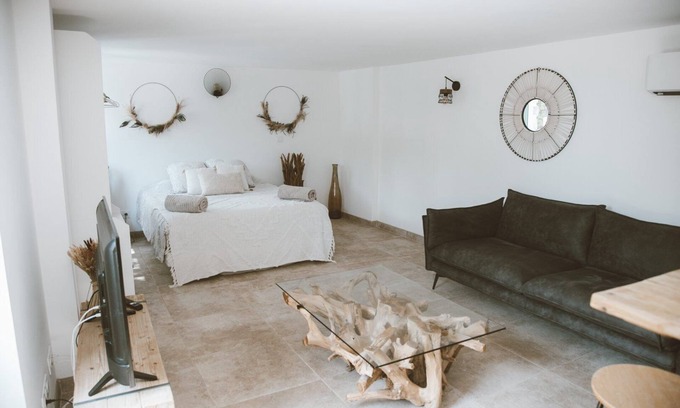 Saint-Laurent-d'Aigouze Apartment | Carignan - gîtes du mas des jeux