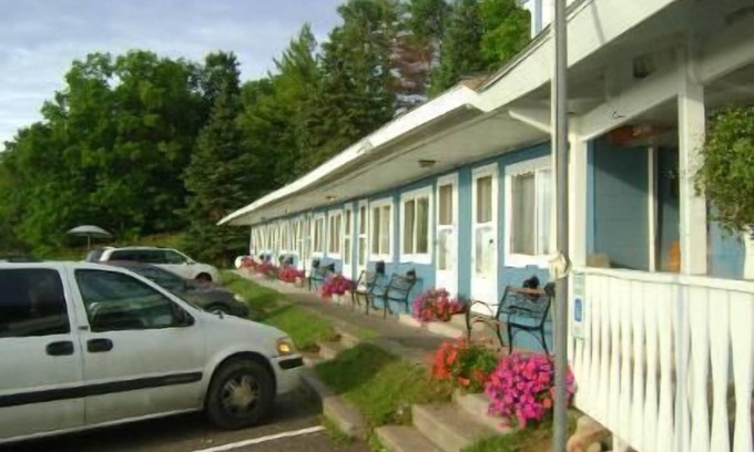 Baraga Hotel | Carla's Inn