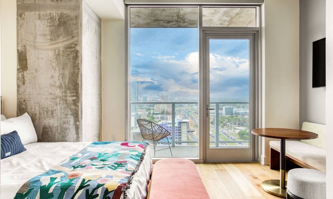 Travis Heights Condo | Carousel by AvantStay | Brand New Condo in Austin w/Amazing Amenities