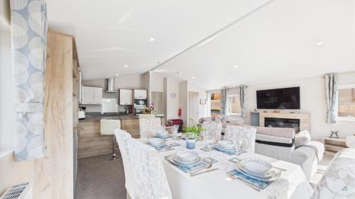 Ryde Ski Chalet | Carpenters Lodge the perfect dog friendly retreat