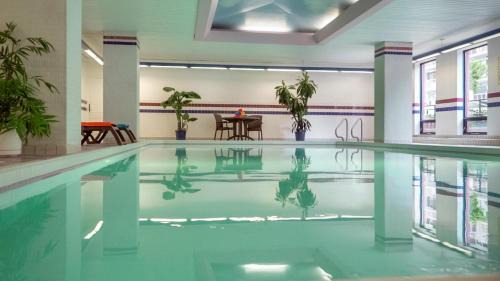 Golden Triangle Hotel | Cartier Place Suite Hotel