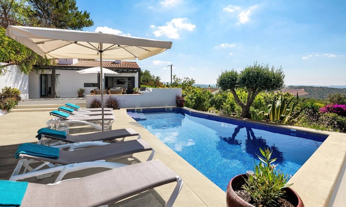 Sao Bartolomeu de Messines Ski Chalet | Casa Luzia - Countryside villa with private pool!