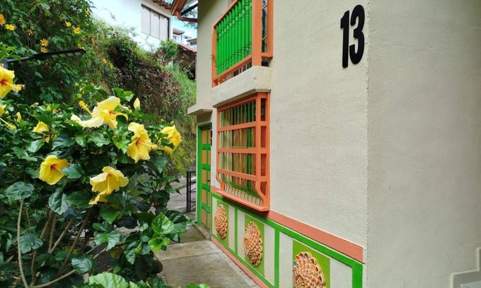 Guatape House | Casa a tan Solo 4 Minutos del Parque, Lleno de Naturaleza