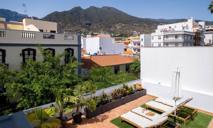Los Llanos House | Casa Abuela To&ntilde;a by Huskalia | city center