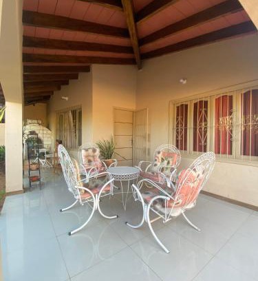 Nemby House | Casa AMPLIA CON PATIO Y COCHERA