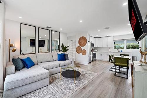 Miami Shores House | Casa Ana - Cozy space hot tub and large fenced yard