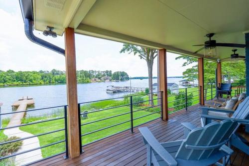 Chapin Apartment | Casa Azul - Lake Murray - Close in - Spa like bath