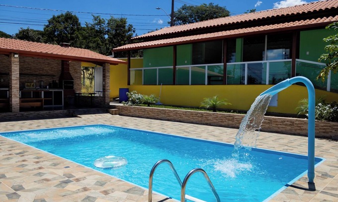 Confins House | Casa bem equipada com piscina,churrasqueira e WiFi