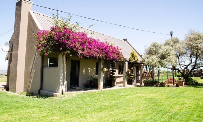 Trawal Cottage | CASA BIANCA at Lavinia Lifestyle