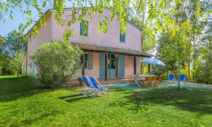 Lorenzana House | Casa Bianca by Interhome