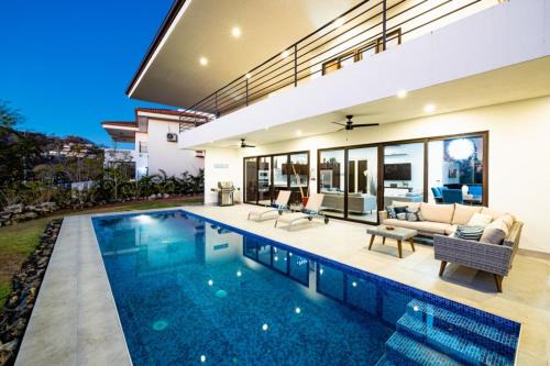 Playa Hermosa House | Casa Blanca