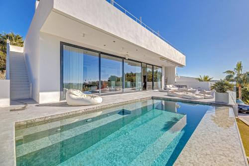 Costa de la Calma Villa | Casa Blanca En Bella Vista