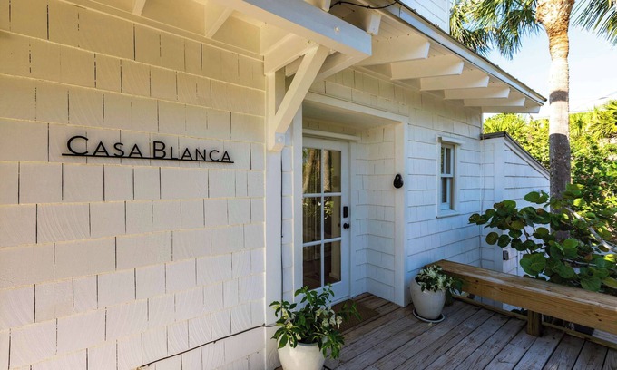 North Captiva House | Casa Blanca on the Gulf: Elegant Beachfront Oasis