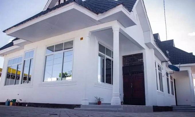 Iringa House | Casa Blanche - 2 Rooms - 4 Guests Full House