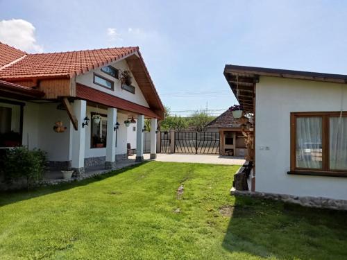 Tirnaveni House | Casa Bobo 10