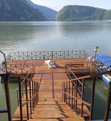 Dubova House | Casa Bobo Dubova