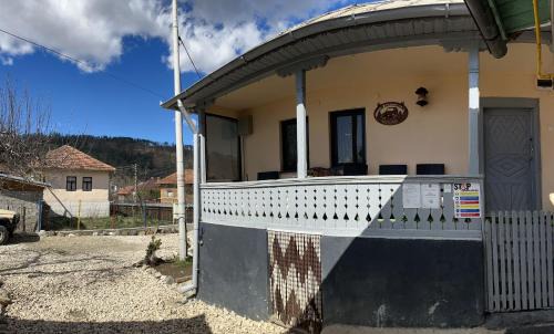 Leresti House | Casa bunicilor din Leresti