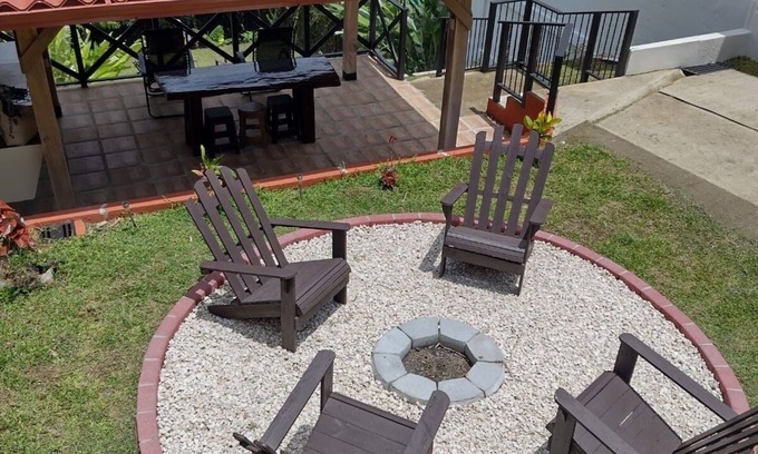 San Isidro House | Casa Buríos, acogedora casa en Alajuela a 20 minutos del Aeropuerto!