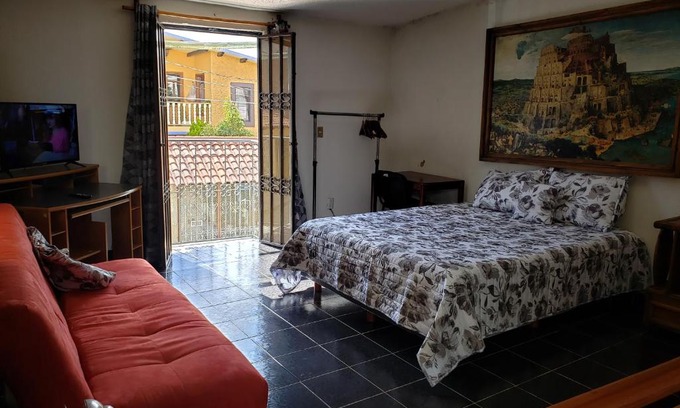De Mexicanos House | Casa Celeste - Hospedaje