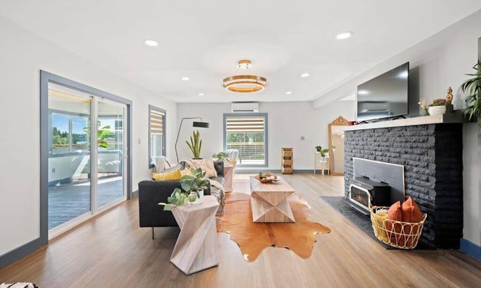 Lakewood House | Casa Cielo NEW! Steilacoom Lakefront Retreat