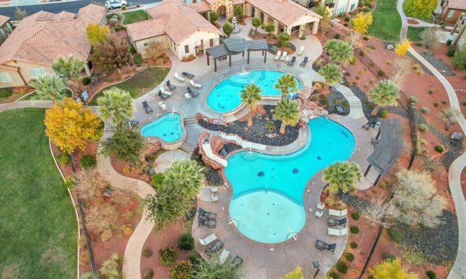 Santa Clara House | Casa Clara ~ Lux Family Oasis ~ Swim/Spa ~ Theater