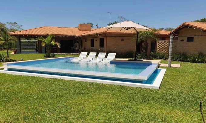 San Bernardino House | Casa con Piscina, Quincho, Cancha de Futbol/Volley