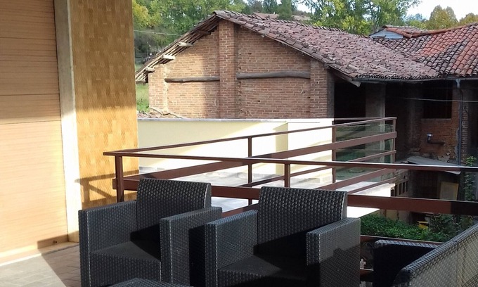 Robella House | Casa con tre Stanze, Cucina e Ampio Terrazzo a 30 km da Casale-asti-chivasso