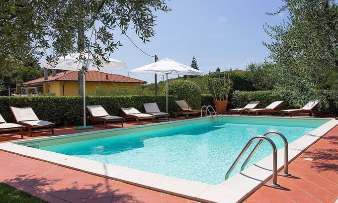 Massa e Cozzile House | Casa Concerto C: A graceful apartment, with Free WI-FI.