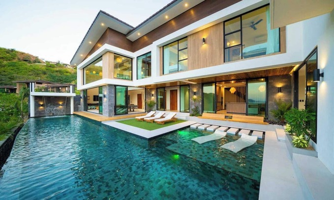 Santa Barbara House | Casa Crystal is a Stylish ocean-view home for 12 Private pool Perfect for families & groups
