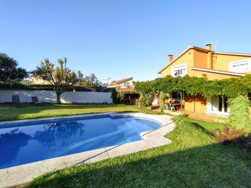 Tomino House | Casa da Glicia, una casa con piscina privada, para disfrutar y relajarse