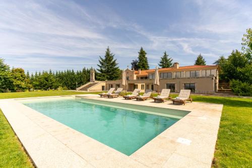 Armamar Villa | Casa da Raposeira Douro Valley