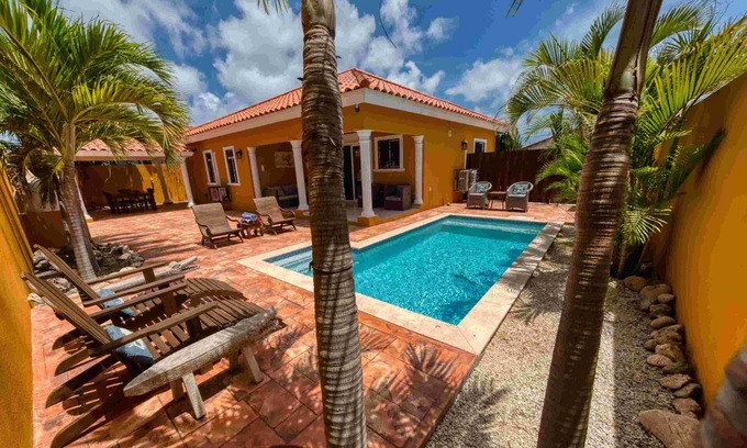 Boegoeroei Villa | Casa de Aruba - 3 bdrm/2 bath Villa - Noord