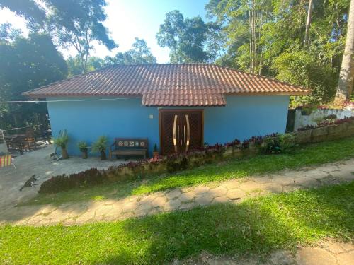 Nazare Paulista House | Casa de campo com muito verde e paz/2 quartos/Wi-Fi/churrasqueira/deck/trilha/minha cachoeira