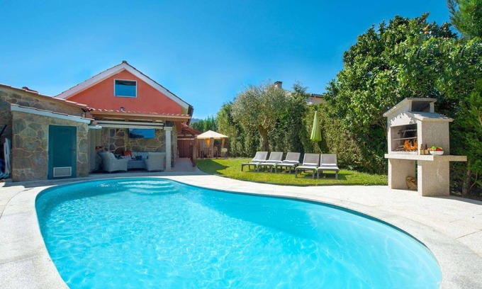 O Porrino Villa | Casa de Descanso - Three Bedroom Villa, Sleeps 5