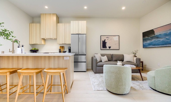 Santa Barbara Apartment | Casa De La Vina Unit 12 - Boutique Apartment