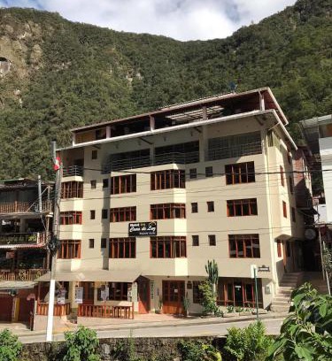 Aguas Calientes Hotel | Casa De Luz Hotel